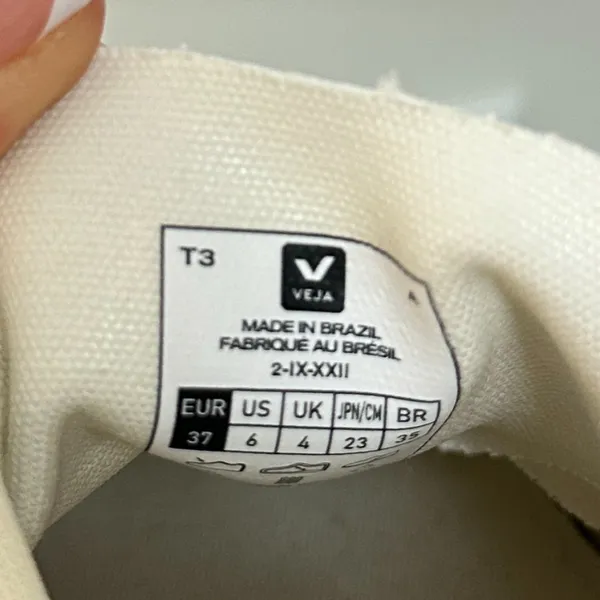 VEJA V-10 CWL Vegan Leather Sneaker in White/Petale Pink Size EU 37/US 6 - Image 7