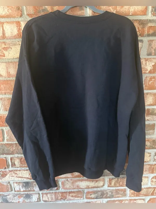 Gildan Black Crewneck Sweatshirt with Glitter metallic Hey Boo Graphic - Image 4
