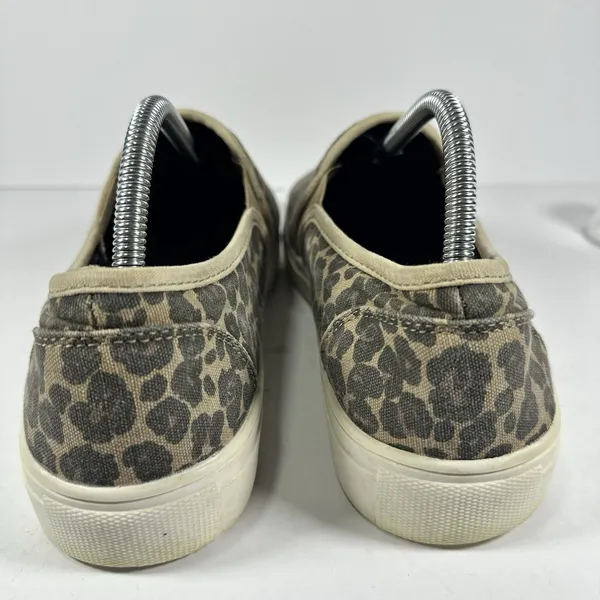 Magellan Outdoors Women's Size 10B Leopard Print Canvas Slip-On Sneakers 164070 - Image 4