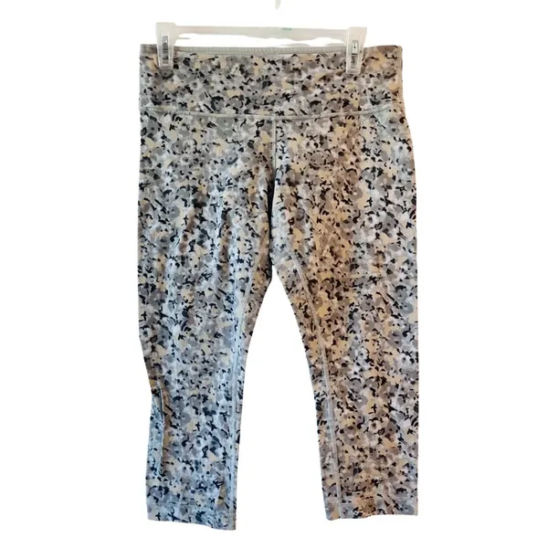 Lululemon Wunder Under Capri Leggings | Size 8 | Gray Camo - Image 6