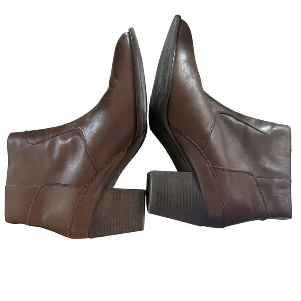 Hunter Refined Water Resistant Chocolate Brown Leather Heeled Ankle Boots - Image 3