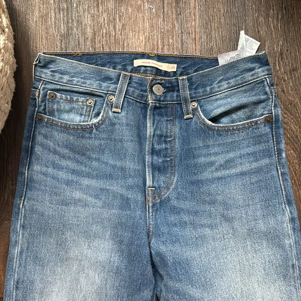 Levi’s Wedgie Straight Jeans - Image 2