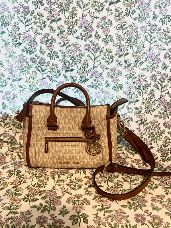 Michael Kors purse - Image 2
