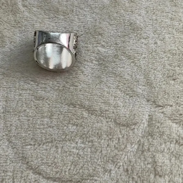 RING - Image 4