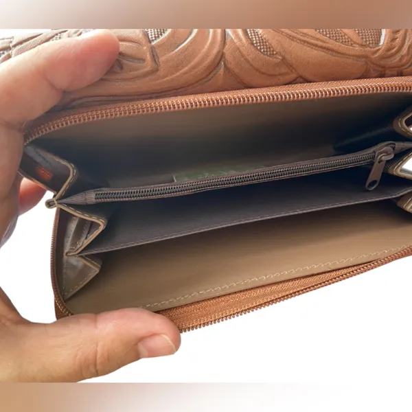 Born O Concept Floral‎ Embossed Saddle Ridge Vegan Leather Wallet - Image 6