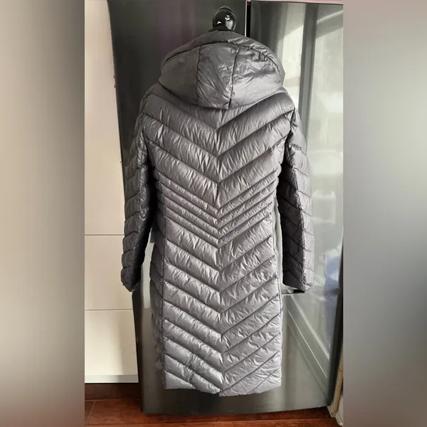 SAKS FIFTH AVE puffer coat 🔥🔥 - Image 2