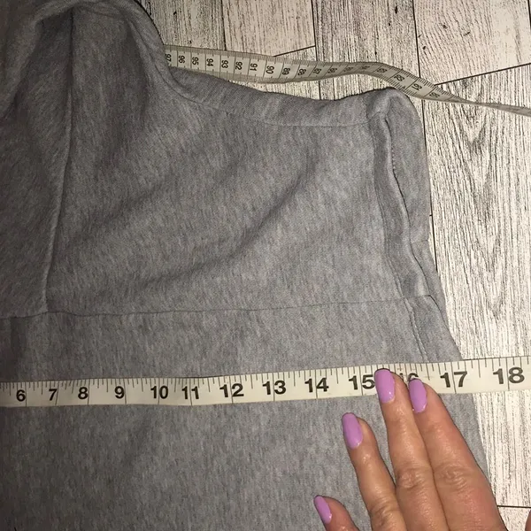 Nike Air Gray Long Sleeve Cropped Sweatshirt Size Medium - Image 5