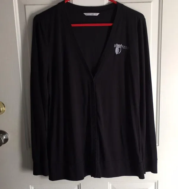 Womens Hooters Black Cardigan Size Medium/Large - Image 3