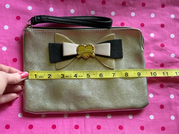 Betsey Johnson Silver Beige Black Gold Metallic Bow Wristlet Clutch Bag - Image 4