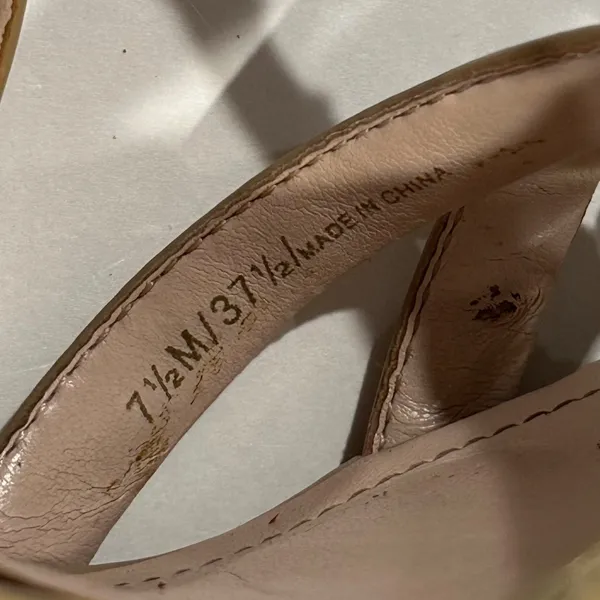 Vince Camuto Spiked, Tan, Patent Leather, Wedge Heels -‎ Size 7.5 - Image 12