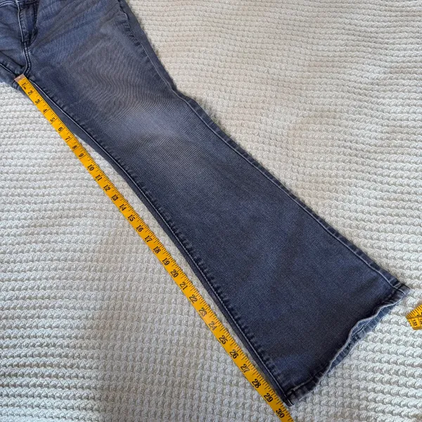 Shyanne Bootcut Flare Jeans Womens 31 Short Embroidered Pockets Western Cowgirl - Image 8