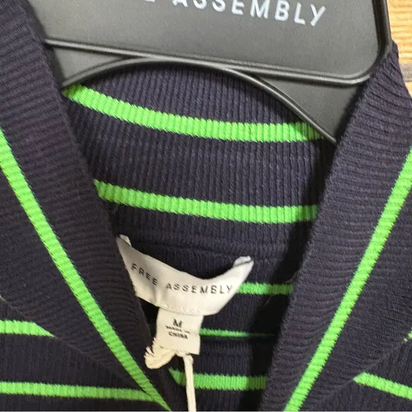 Free Assembly Green And‎ Navy Stripe Turtle Neck Top Size Medium - Image 3