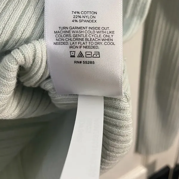 NWT Express Ribbed V Neck Fitted Long Sleeve Top Mint Green Size L Stretch - Image 9