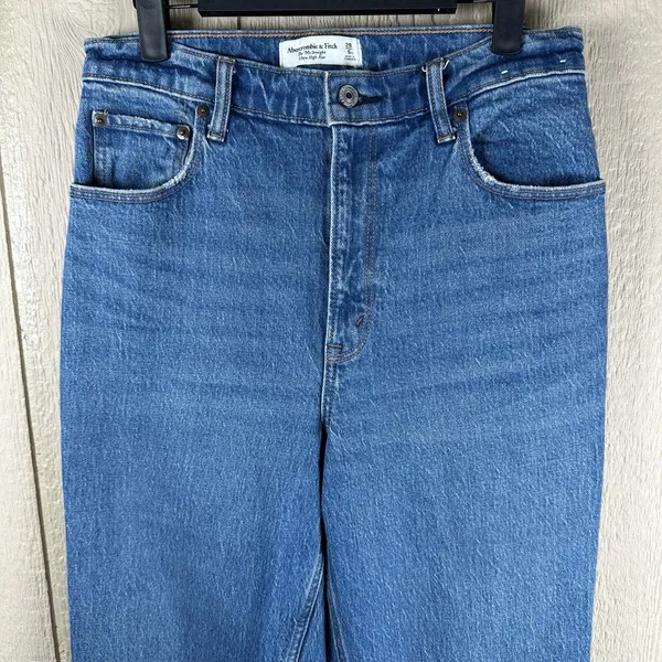 Abercrombie & Fitch 90s Straight Ultra High Rise Jeans Womens 28/6XL Medium Wash - Image 2