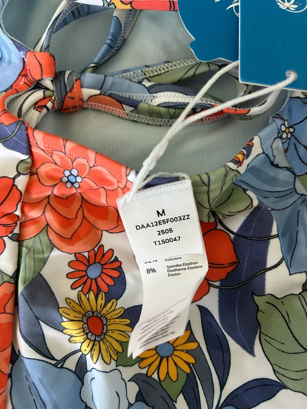 Cupshe One-Piece Floral Bathing Suit - Image 3
