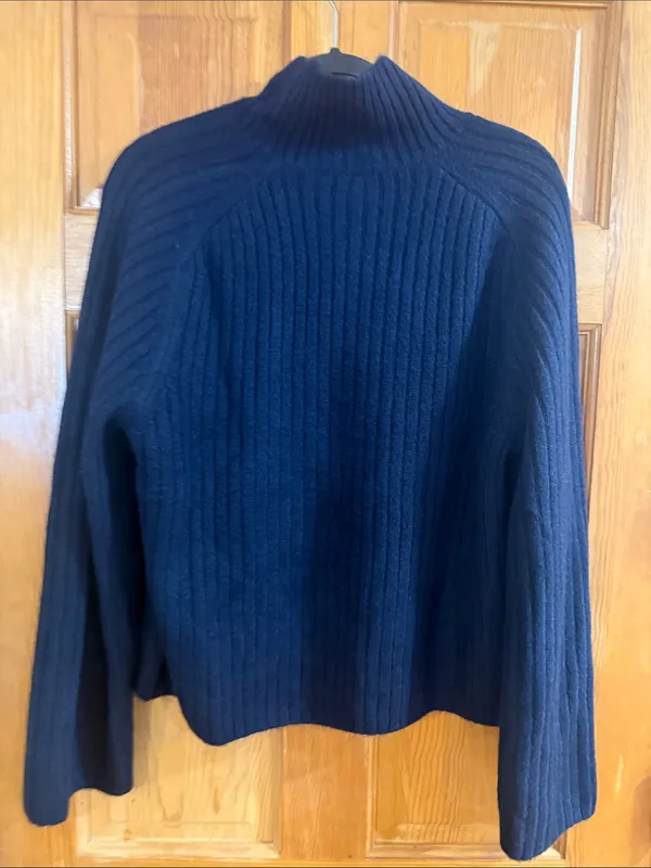 NWT Gap mocked neck ribbed navy blue sweater size medium. - Image 7