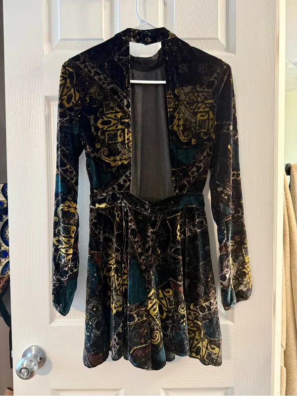 Free People Velvet Long-Sleeve Patterned Mini Short Romper Size 0 - Image 2