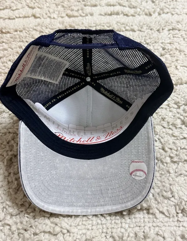 Mitchell & Ness New York Yankees Navy Gameday Trucker Adjustable Hat - Image 5
