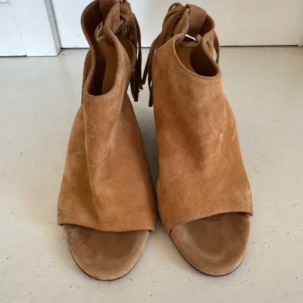 Chloé suede tan fringe tie wedges size 39 (their US‎ 8.5) - Image 5