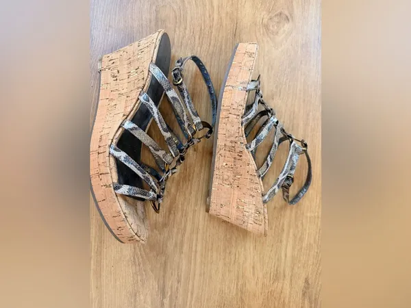 Marc Fisher Snake Skin Faux Leather Strappy Wedge Sandals Women US 8 Gold Rings - Image 12