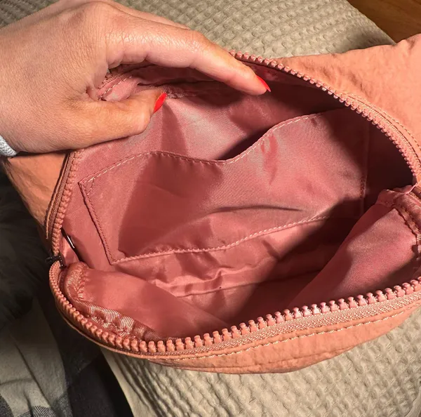 Lululemon Everywhere Belt Bag - Image 4