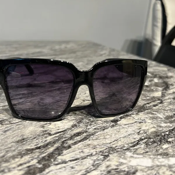 Black Sunglasses - Image 7