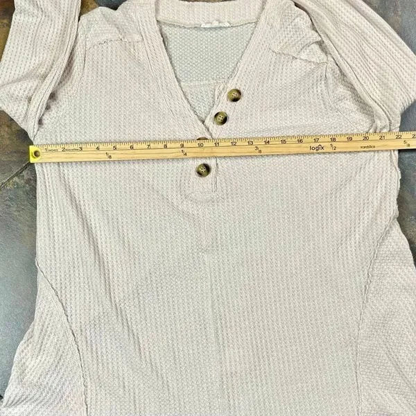 In Loom Ribbed Waffle Knit Long Sleeve Boxy Henley Top Large - Image 8