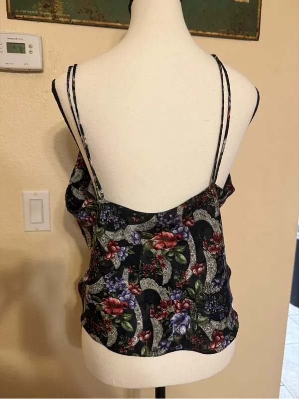 VTG Victoria’s Secret Floral Cutout Camisole Medium Gold Label Tank Top Y2K Cami - Image 3