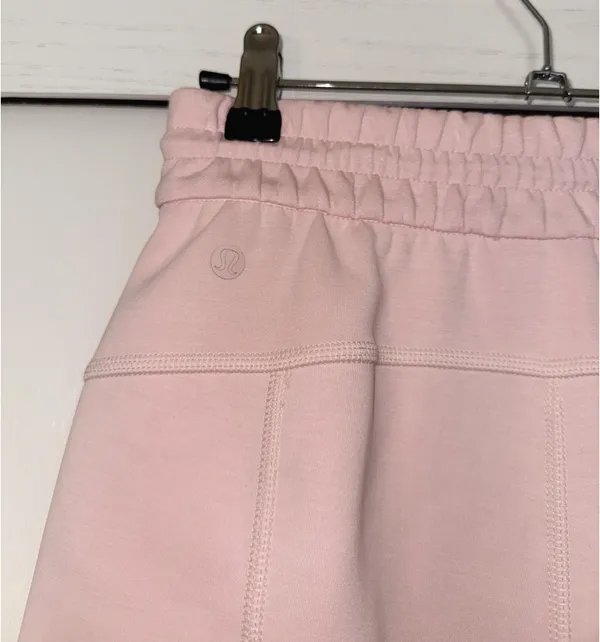 Lululemon Softstreme Shorts Flush Pink - Image 4