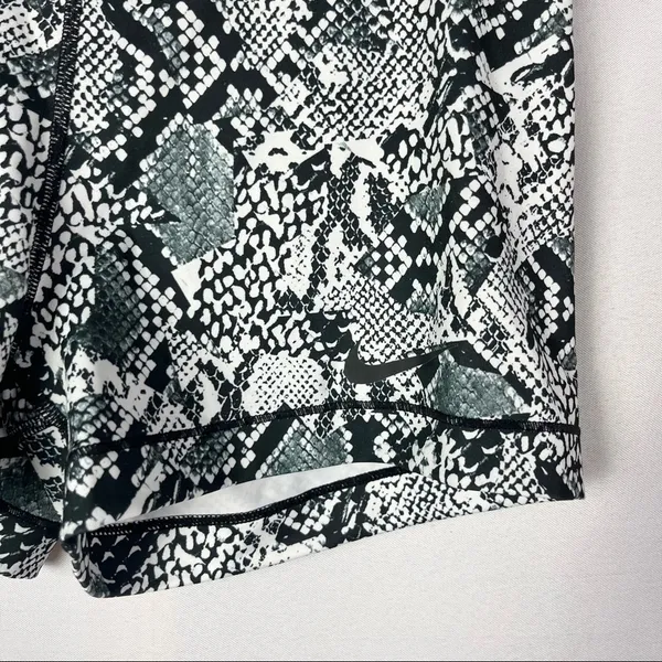 Nike Pro Black & White Snake Print‎ Compression Athletic Shorts L - Image 5