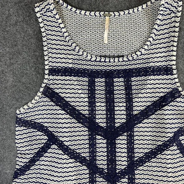 Free People Navy White‎ Zig Zag Knit Peplum Tank Top Crochet Lace Trim Small - Image 2