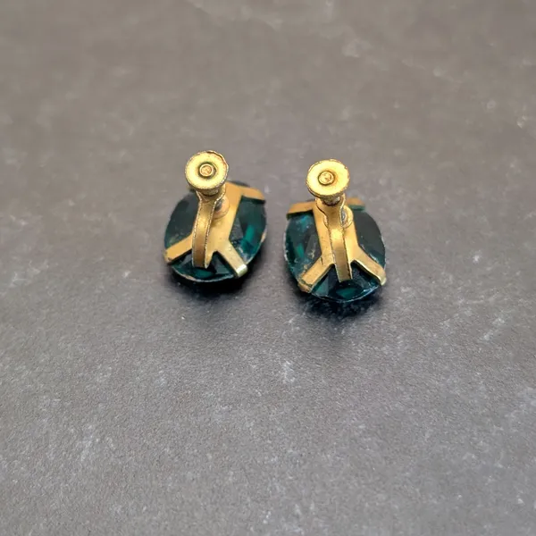 Vintage Screw On Earrings 0.75" Large Dark Green Faceted Oval - Image 4