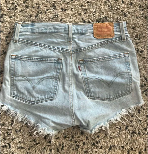 Levi’s Shorts - Image 2
