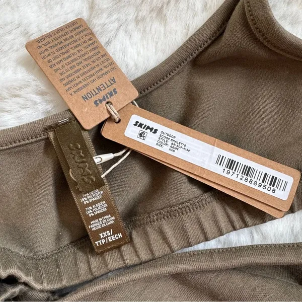 Skims Outdoor Scoop Bralette XXS - Army Green - Image 3