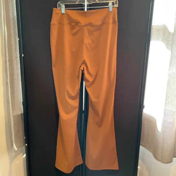 NWT Lemonsky Flare Yoga Pants w/ Crossover Waist, Brown and Purple, 2X - Image 2