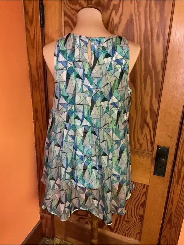 Vince Camuto Geometric Sleeveless Tunic Blouse Medium Blue Green Abstract Top - Image 7