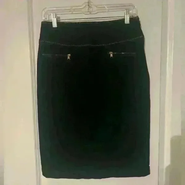 Lauren Ralph Lauren Pencil Denim Skirt with Zipped Pockets. Size 4. - Image 4