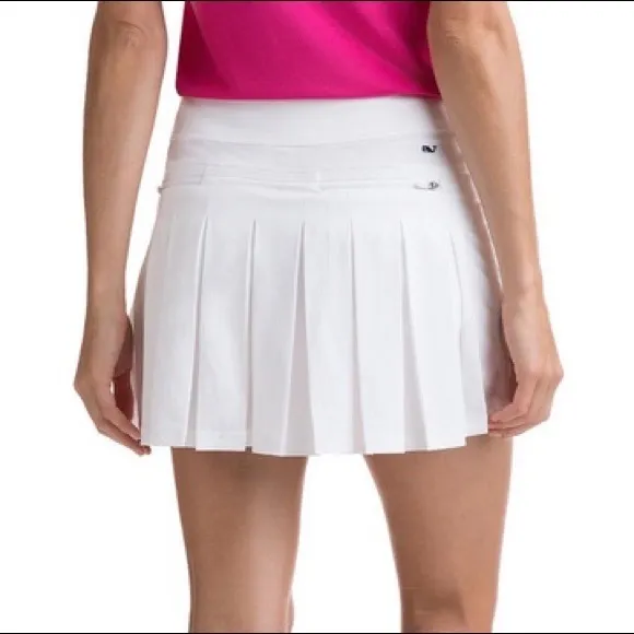 Vineyard Vines 15 Inch Sport Flounce Skort in White - Image 2