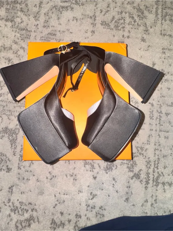 Black Satin Mary Jane ankle strap platform heels new in box size 36(6) - Image 4