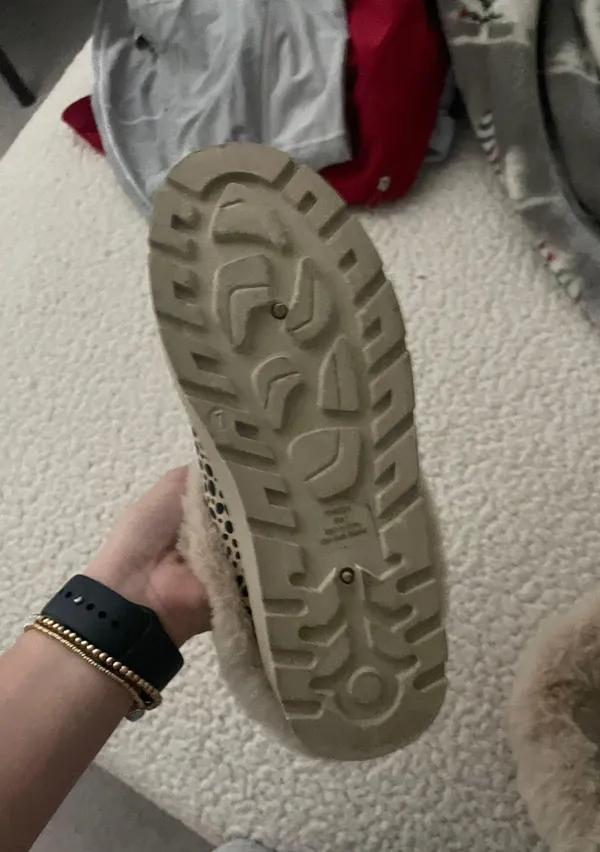 Amazon Slippers - Image 4