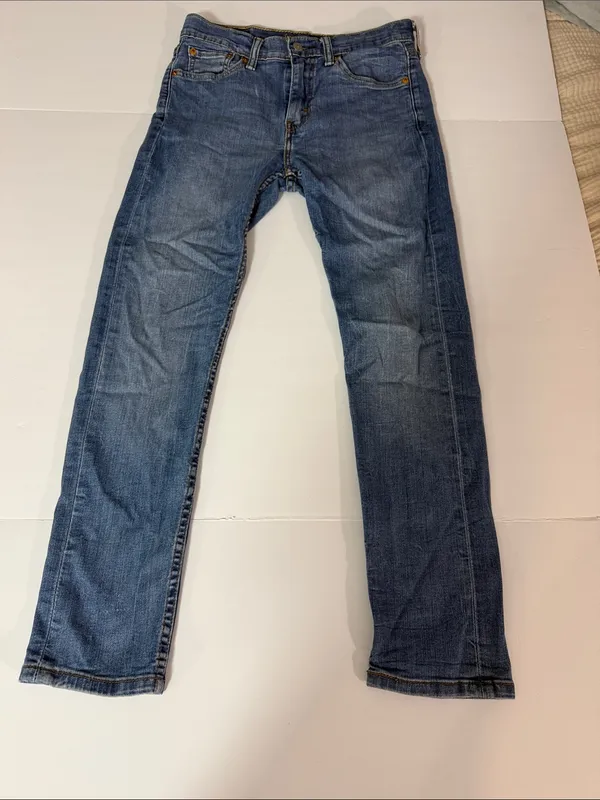 Levi's Straight Leg Jeans in Light-Medium Blue - Image 6