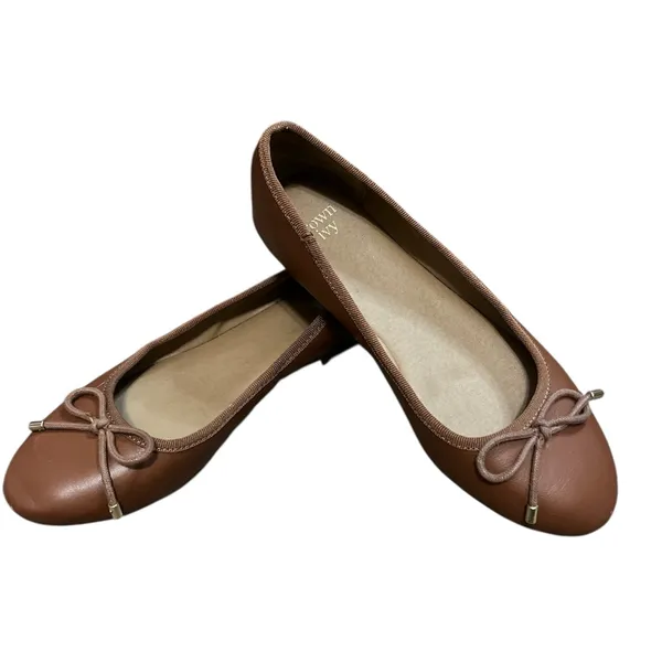 Crown & Ivy Brown Ballet Flats with Bow - Image 4