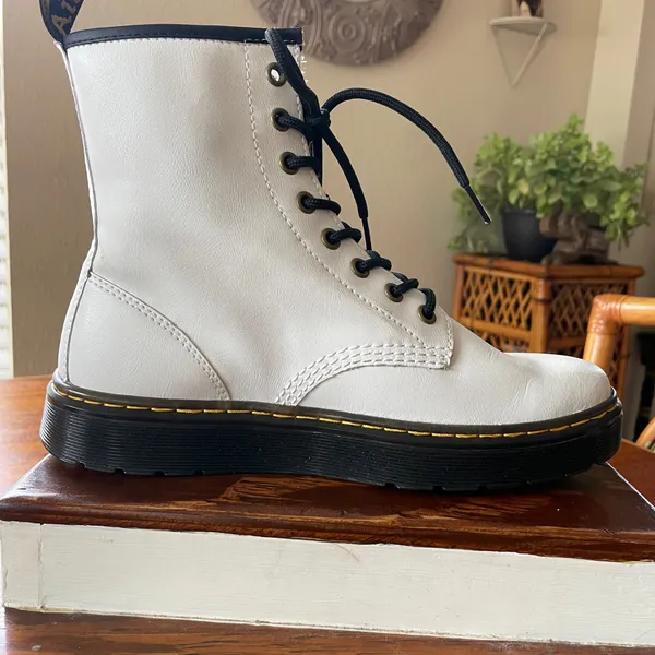 NWOB Dr Martens Jadon Boot Smooth Leather Platforms White Size 8 Women - Image 5