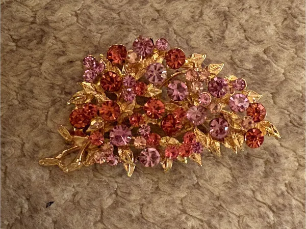 Vintage Pink Purple Rhinestone Spray Brooch Gold Tone Botanical Leaf Pin/Brooch - Image 3