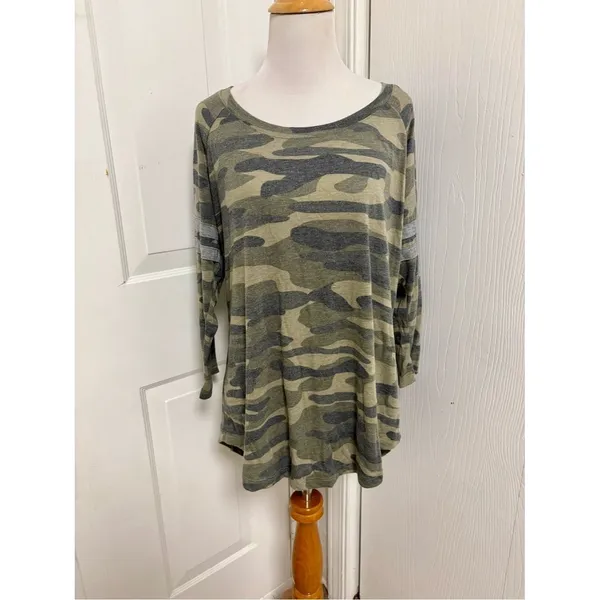 Torrid Camo Striped Raglan Tee B3 - Image 2