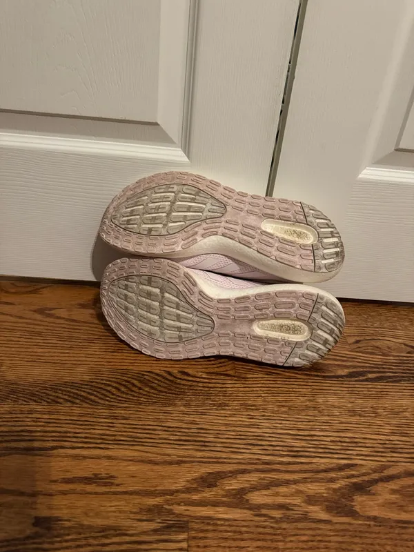 Adidas Women's Soft Pink Sneakers - Image 6