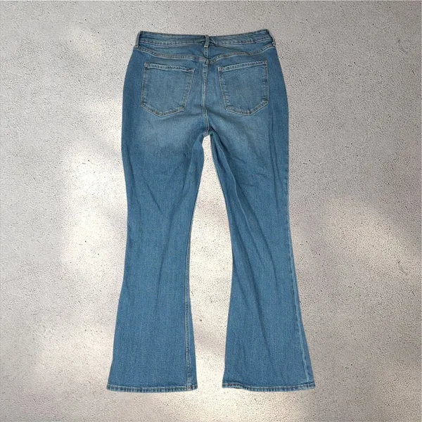 Old Navy Extra High Rise Flare Jeans Women's 14 Secret Smooth Pockets Y2k Casual - Image 2