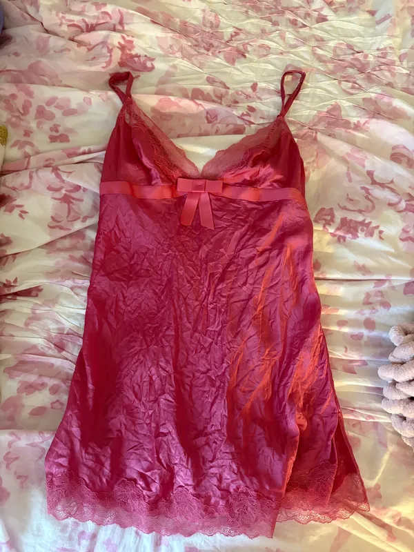 Pink bow Victoria’s Secret slip - Image 3