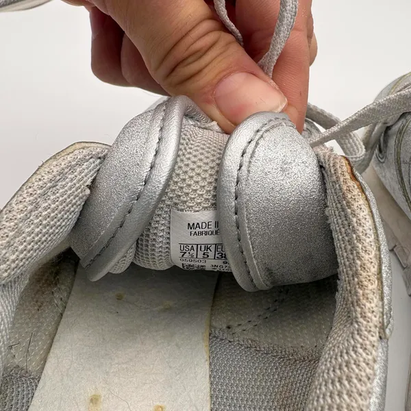 Reebok Shoes Womens 7.5 Classic Casual Sneakers Silver Leather Lace Up BD5757 - Image 7