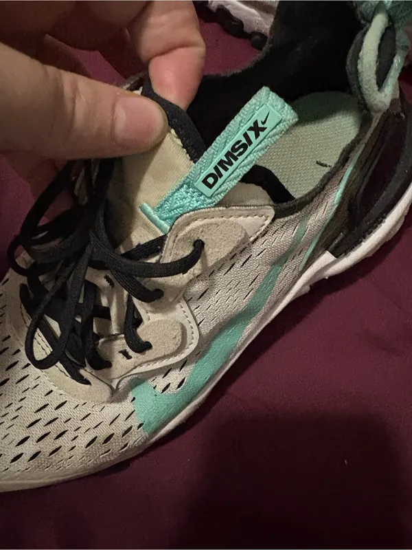 Nike Women's Beige Sneakers with Teal Swoosh size 4,5y - Image 3